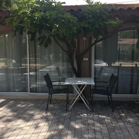 Gite 2 Pieces Au Calme Les Arcs-sur-Argens Exterior photo